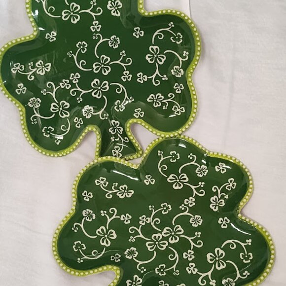temp-tations® green 'Floral Lace' Shamrock, 9" plates, Set Of 2 - Picture 2 of 5